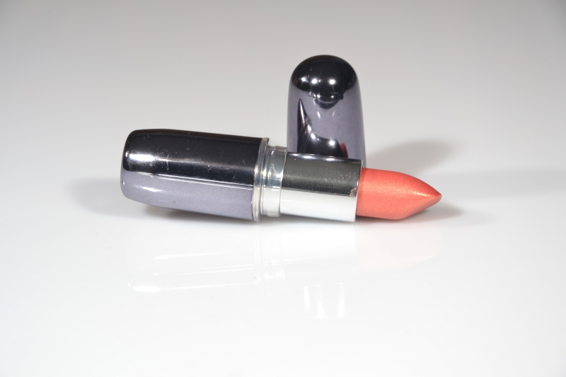 esthetique-LA GARDE FREINET-min_lipstick-273109